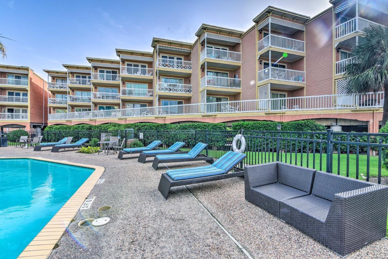 Coastal Galveston Condo Walk To Shoreline! Exterior photo