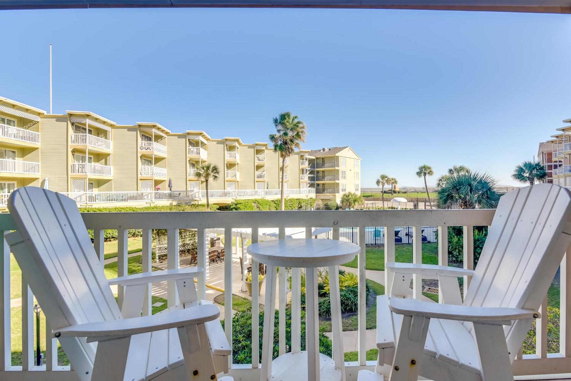 Coastal Galveston Condo Walk To Shoreline! Exterior photo