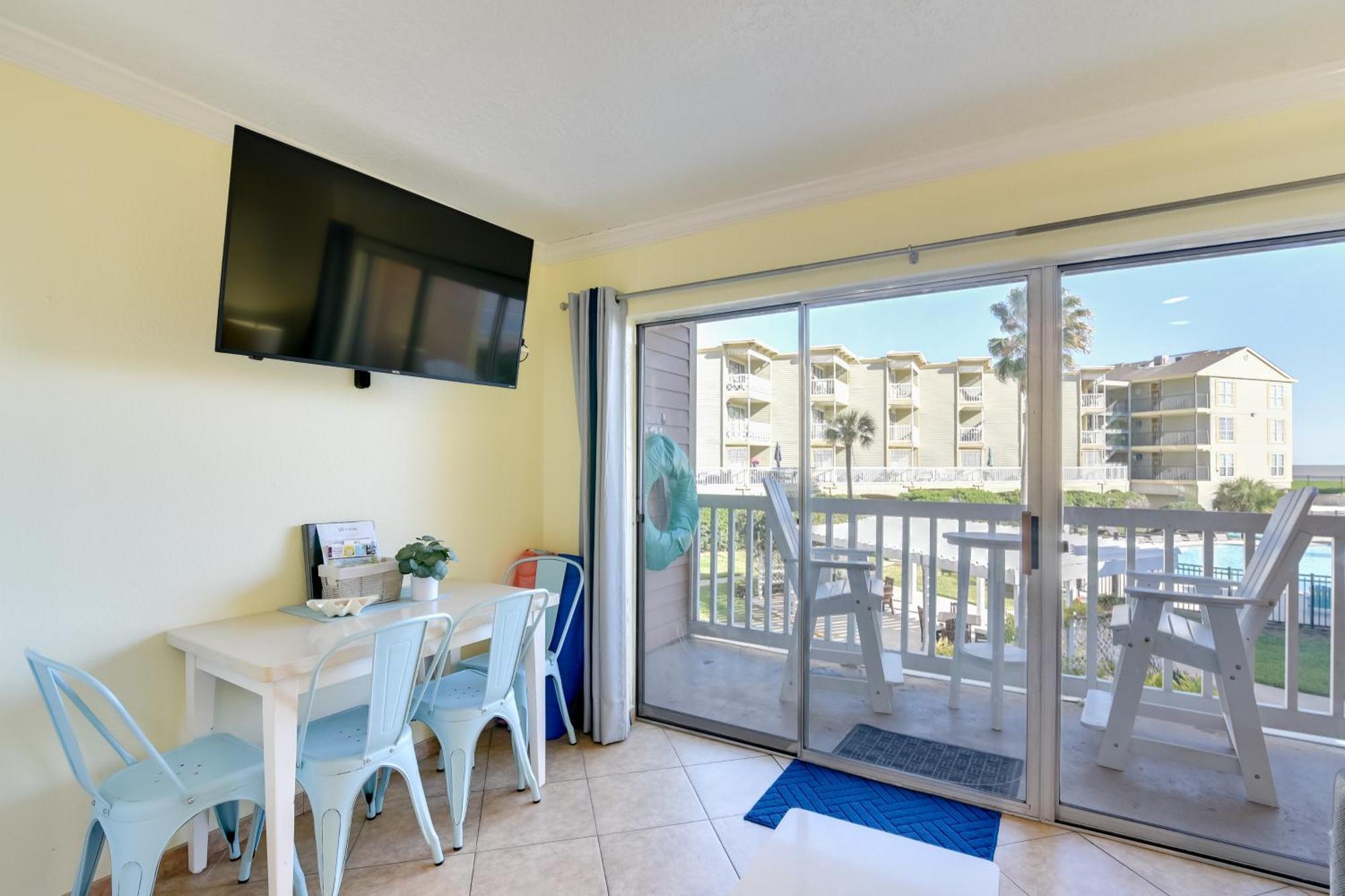 Coastal Galveston Condo Walk To Shoreline! Exterior photo
